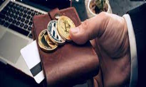 TPWallet 是一款数字钱包，用户可以利用它进行加密数字资产的管理和交易。而“薄饼”在区块链领域通常是指“PancakeSwap”，这是一个去中心化交易所（DEX），在币圈中非常受欢迎。为了更好地理解它的意义，下面将详细阐述“薄饼”的定义与它在 TPWallet 中的应用。

什么是薄饼（PancakeSwap）？

薄饼（PancakeSwap）是一种基于 Binance Smart Chain（BSC）生态系统的去中心化交易平台，用户可以在这里进行各种代币的交易、流动性提供以及收益农场。与以太坊上的 Uniswap 类似，薄饼通过自动做市商（AMM）机制实现用户之间的交易，用户可以不依赖中心化的交易所进行交易。

为什么它叫薄饼呢？这背后其实与该平台的品牌形象有关。薄饼不仅是代表一种轻食，它的名字巧妙地与“草莓派”（Strawberry Pie）等其他项目形成了鲜明对比，带来一种轻松、有趣的氛围。

TPWallet 与薄饼的关系

使用 TPWallet 的用户可以方便地与薄饼进行交互。TPWallet 是一个支持多链的数字钱包，可以让用户在 Binance Smart Chain 上进行数字资产的存储和交易。而在 TPWallet 里，薄饼的交易功能则为用户提供了轻松方便的操作界面，让用户能够更快地进行代币交换或流动性挖矿。对于那些习惯于使用中心化交易所的用户，TPWallet 和薄饼的组合让去中心化交易变得更加简单。

如何在 TPWallet 中使用薄饼？

想要在 TPWallet 中使用薄饼，首先，你需要确保你有一些币种，比如 BNB 和其他支持的代币。接下来，你可以按照以下步骤操作：

ol
    li下载并安装 TPWallet：确保你的移动设备上安装了最新版本的 TPWallet 应用。/li
    li创建或导入钱包：如果你是新用户，可以选择创建新钱包，或者如果你已经有钱包，可以选择导入钱包。/li
    li充值币种：将你的 BNB 或其他代币充值到你的 TPWallet 钱包中。/li
    li访问 PancakeSwap 交易所：在 TPWallet 的浏览器中输入 PancakeSwap 的网址，或者直接在钱包中找到薄饼的入口。/li
    li进行交易：你可以选择你想交易的代币，输入数量，然后确认交易。在区块链上确认后，交易便完成了。/li
/ol

薄饼的优势

薄饼作为去中心化交易所，有几个显著的优点：

ul
    li去中心化：用户完全控制自己的资产，无需依赖于任何中心化平台。/li
    li低手续费：与传统的中心化交易所相比，薄饼的手续费相对较低，特别是对于小额交易者，非常合适。/li
    li高流动性：薄饼吸引了大量的用户提供流动性，因此交易品种丰富，价格也相对稳定。/li
    li收益农场：用户可以通过提供流动性获得额外的收益，薄饼的农场机制让用户参与赚取更多的代币。/li
/ul

薄饼的挑战与风险

当然，薄饼也并非没有挑战和风险：

ul
    li智能合约风险：尽管去中心化交易所存在去中心化的优势，但由于智能合约的复杂性，潜在的漏洞可能会导致资金损失。/li
    li市场风险：加密市场波动剧烈，价格波动可能带来损失。/li
    li流动性风险：在某些交易对上，流动性可能不足，导致难以以理想价格交易。/li
/ul

如何降低风险？

为了保护自己的投资，用户在使用薄饼时可以考虑以下策略：

ul
    li做好研究：在投资之前，了解你即将交易的代币，包括它的白皮书、团队背景和市场趋势。/li
    li小额试水：不要在未熟悉的项目中一次性投入大量资金，可以通过小额交易测试平台的稳定性和流动性。/li
    li保持安全：使用强密码，启用双重验证，确保你数字资产的安全。/li
/ul

总结

薄饼（PancakeSwap）作为一种去中心化交易场所，在 TPWallet 中的使用让数字资产的交易变得更加简便。虽然薄饼在提供灵活性和便利性方面表现出色，但用户也需要对可能存在的风险保持警惕。通过合理的投资策略和充足的市场调研，用户可以更好地享受数字资产交易所带来的乐趣与收益。

TPWallet, 薄饼, PancakeSwap, 去中心化交易所, 数字资产/guanjianci  
TPWallet 是一个数字钱包，而“薄饼”则是一个去中心化交易所，二者的结合为用户提供了丰富、灵活的数字资产管理体验。